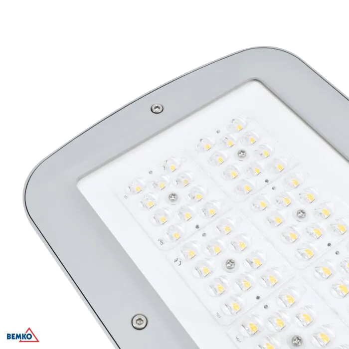 Lampa uliczna Luxmena C82-AVN-060Z1-74I2-9006-T2M