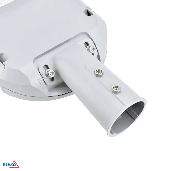 Lampa uliczna Luxmena C82-AVN-100B0-76S2-9006-T2M