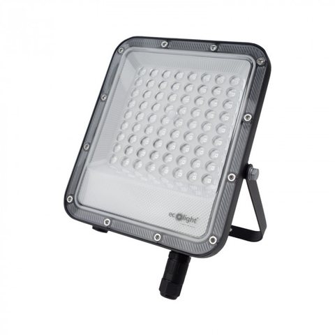 Czarna smukła oprawa naświetlacza LED RGB linii PREMIUM z widoczną dławnicą przewodu