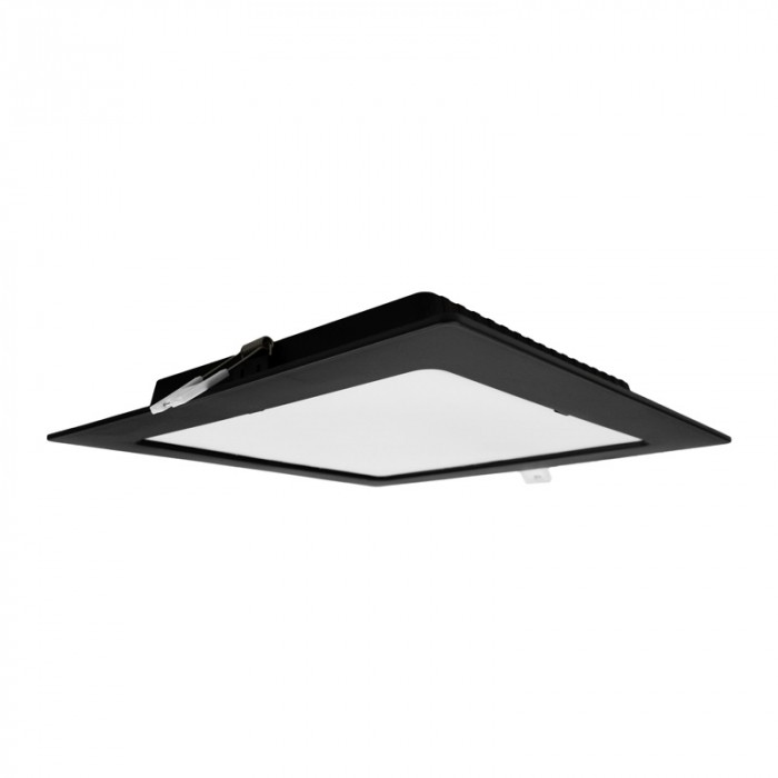 Oprawa downlight w kolorze czarny, cała w kadrze, na jasnym tle